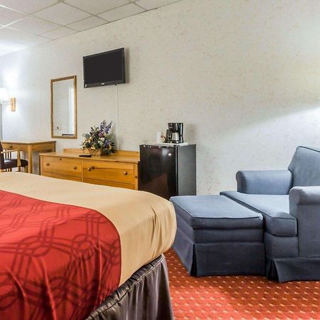 Econo Lodge Stewart International Airport New Windsor Bagian luar foto