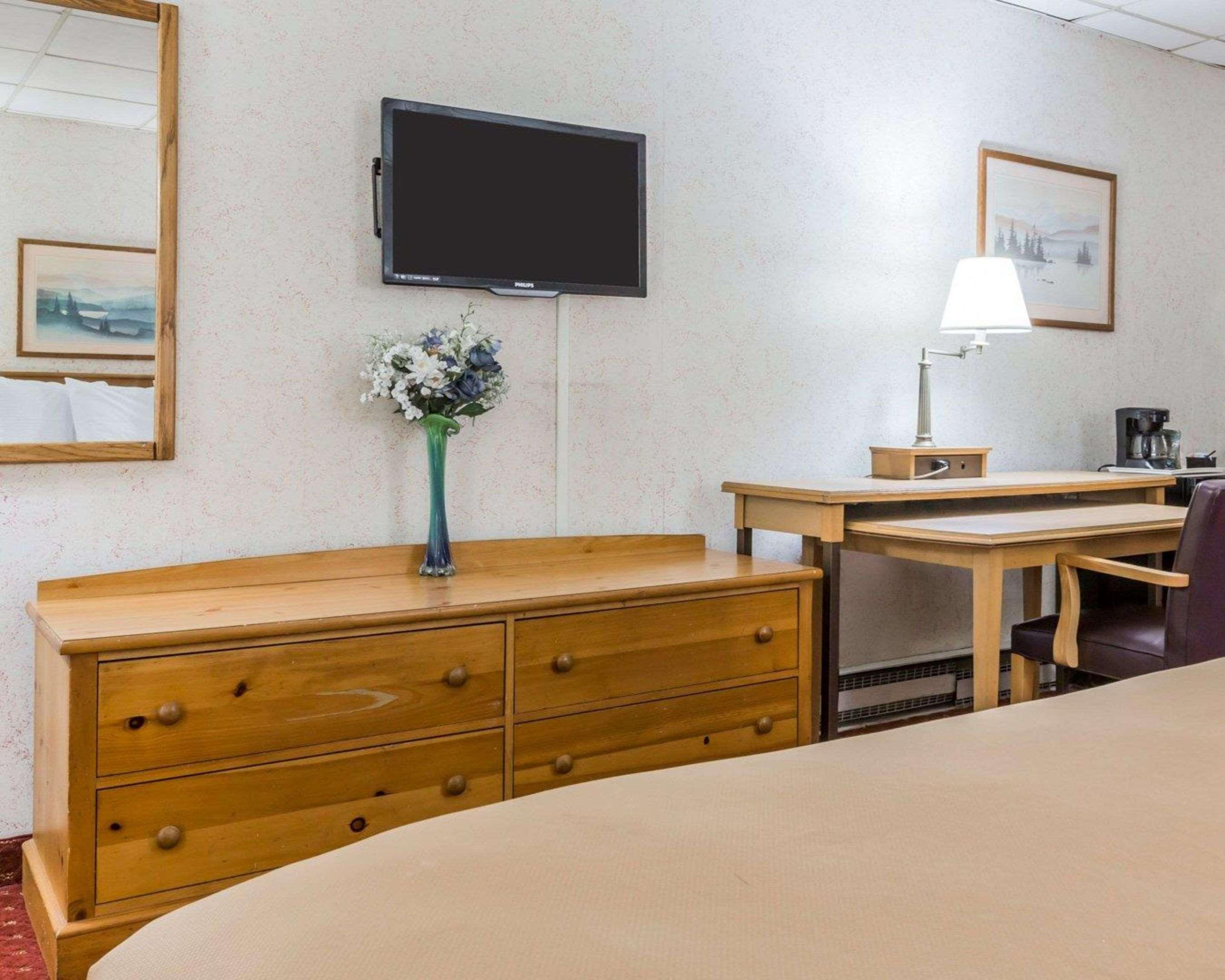 Econo Lodge Stewart International Airport New Windsor Bagian luar foto