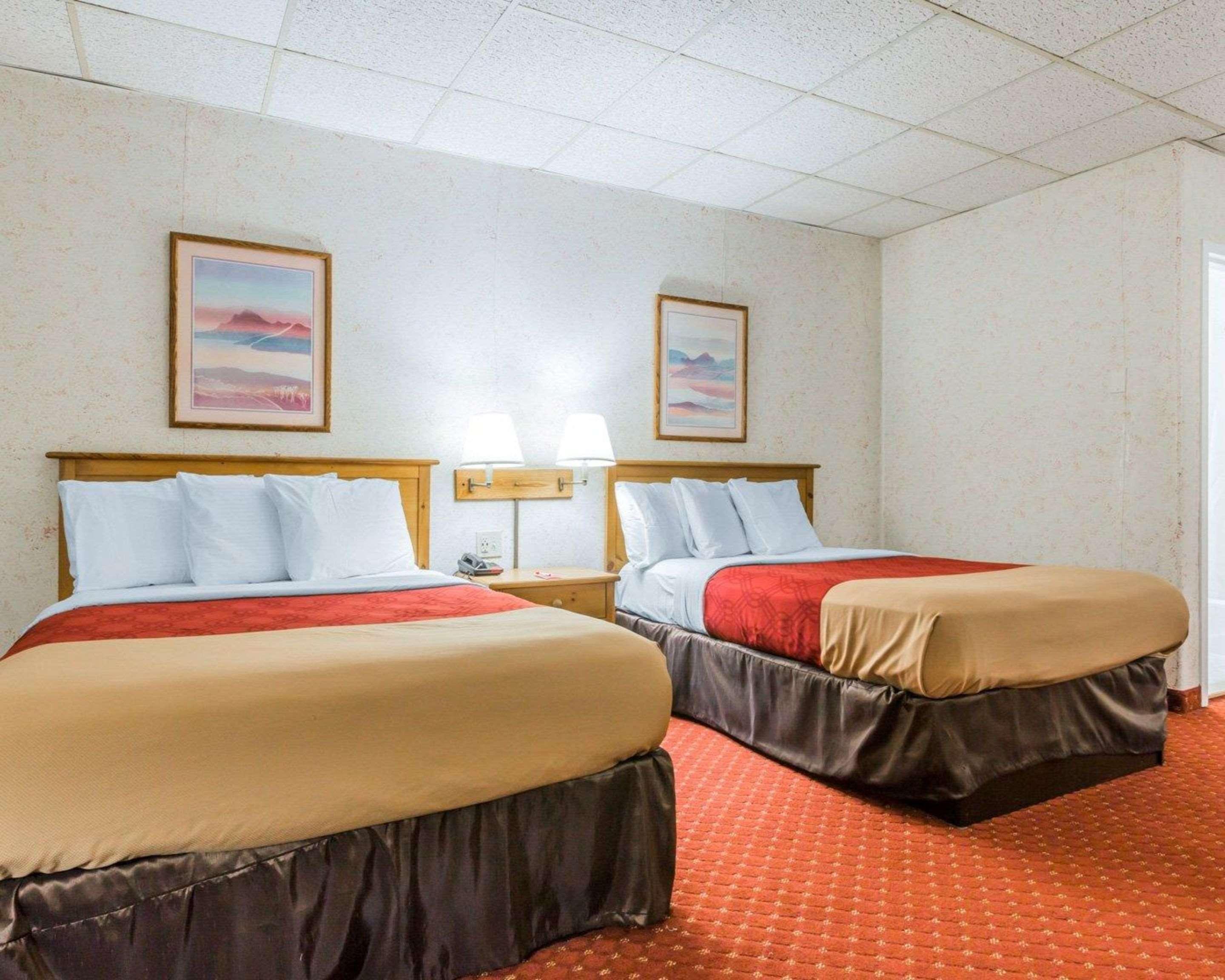 Econo Lodge Stewart International Airport New Windsor Bagian luar foto