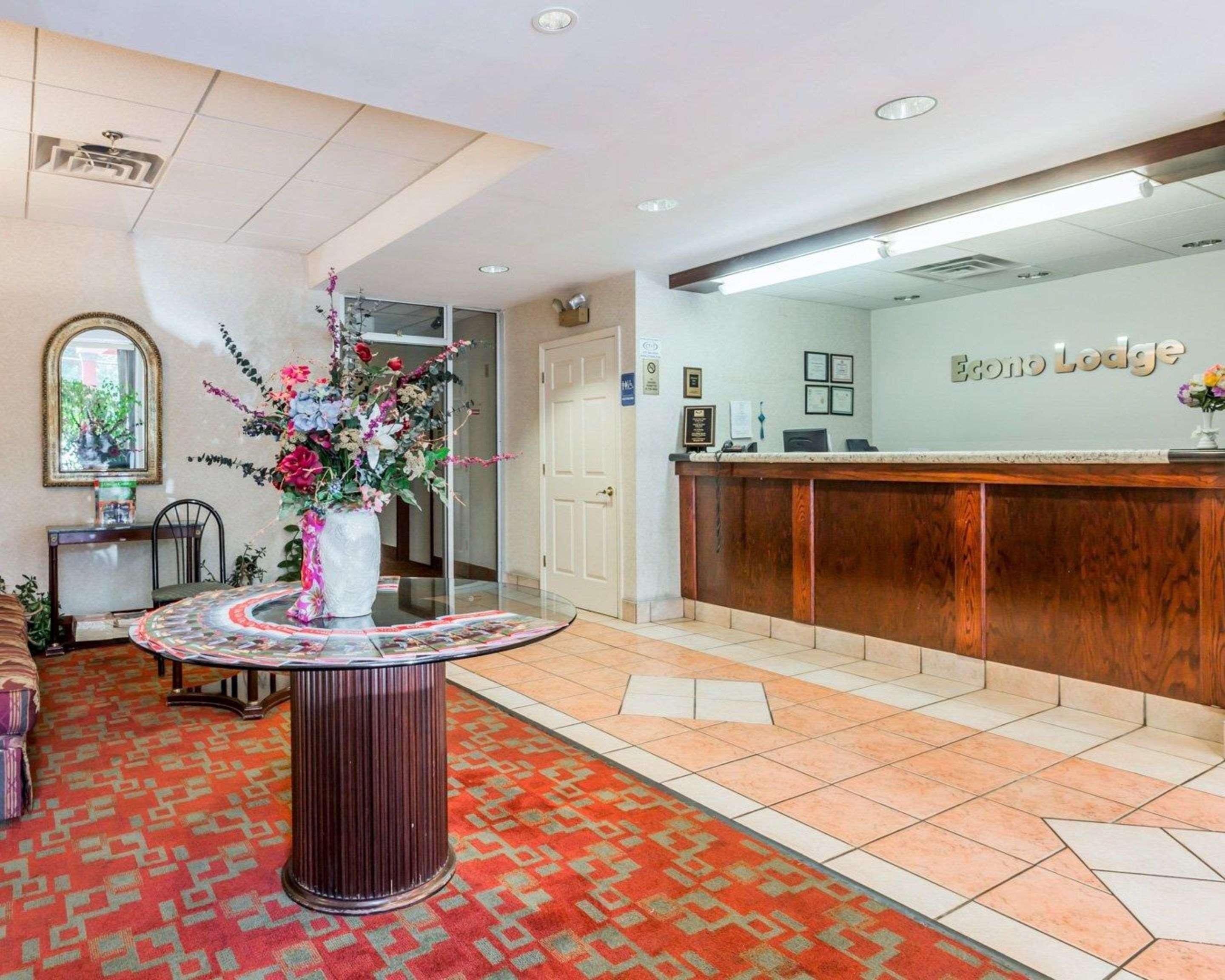 Econo Lodge Stewart International Airport New Windsor Bagian luar foto