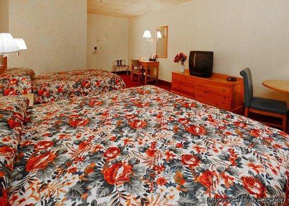 Econo Lodge Stewart International Airport New Windsor Bagian luar foto