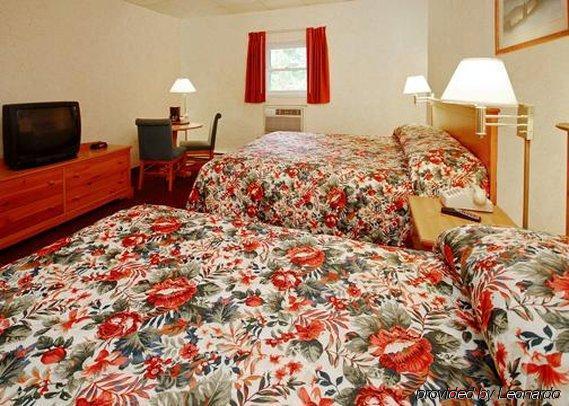 Econo Lodge Stewart International Airport New Windsor Bagian luar foto